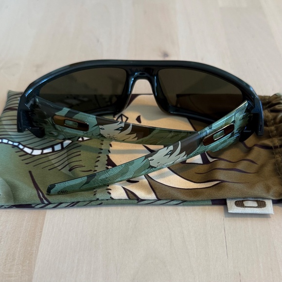 Ultra RARE - NIB - OAKLEY Gascan - C100 - Limited Artist Edition (only 500 made) - Picture 2 of 7